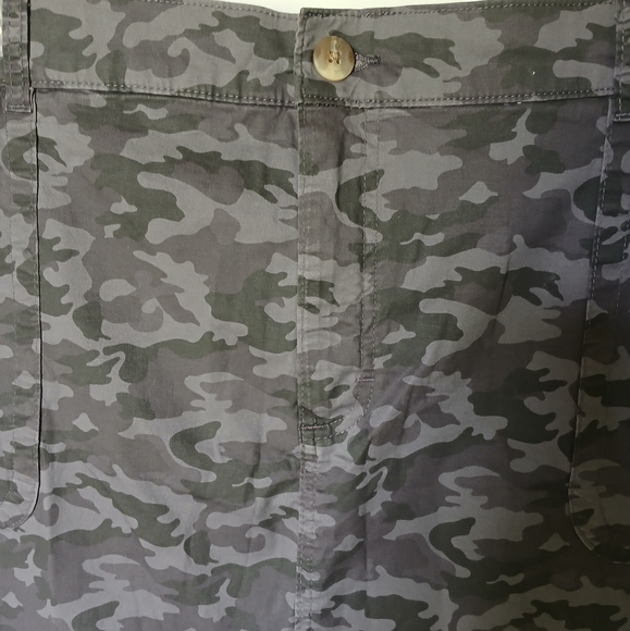Lee Reguler Fit Camo Skort Mid Rise Size 20m Gray & Green - Picture 3 of 9